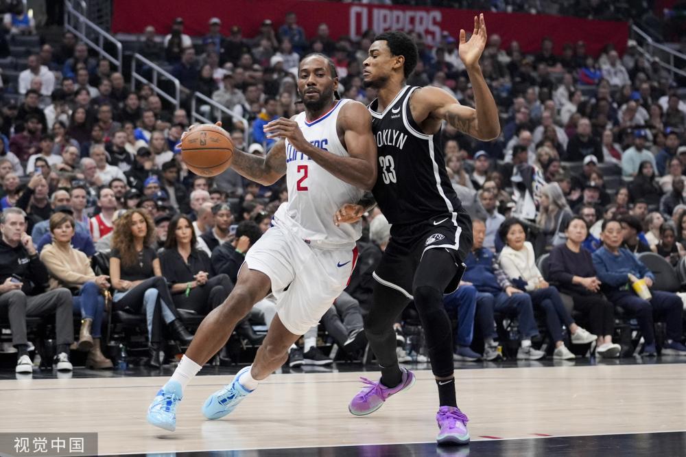 跟队：巴斯克斯告别仪式即将开始，姆巴佩是首批到场球员之一.