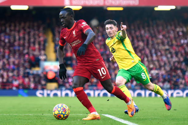 博主：上海申花与主教练斯卢茨基续约两年.